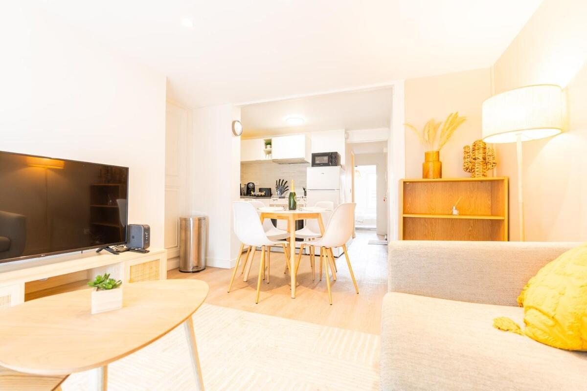 Duplex Confortable En Centre Avec 2 Chambres Châlons-en-Champagne Exteriör bild